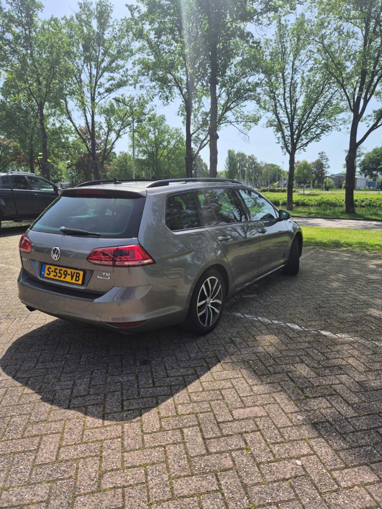 Volkswagen Golf 1.2 TSI HIGHLINE PANO Dsg-7, Auto's, Volkswagen, 4 cilinders, 660 kg, 1300 kg, 57 €/maand