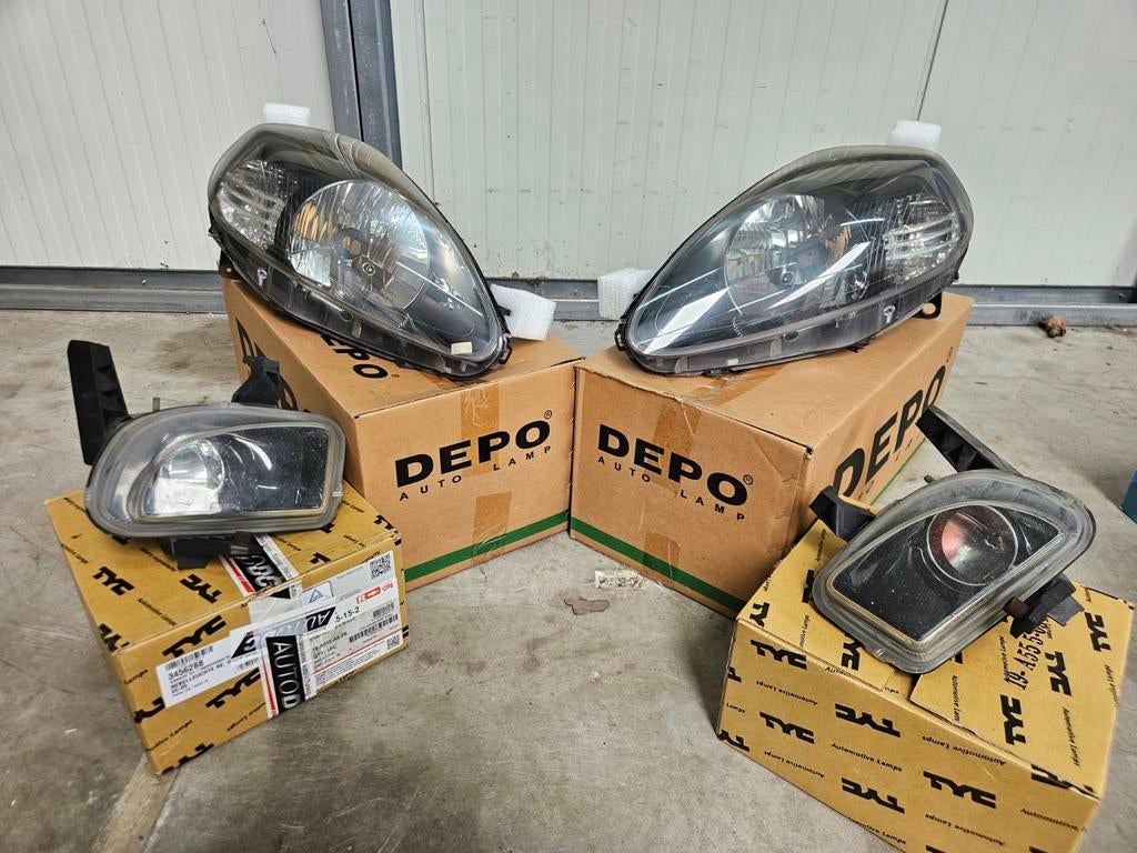 Fiat Grande Punto DEPO Koplampen Zwart + Mistlampen, Ophalen, Gebruikt, Fiat