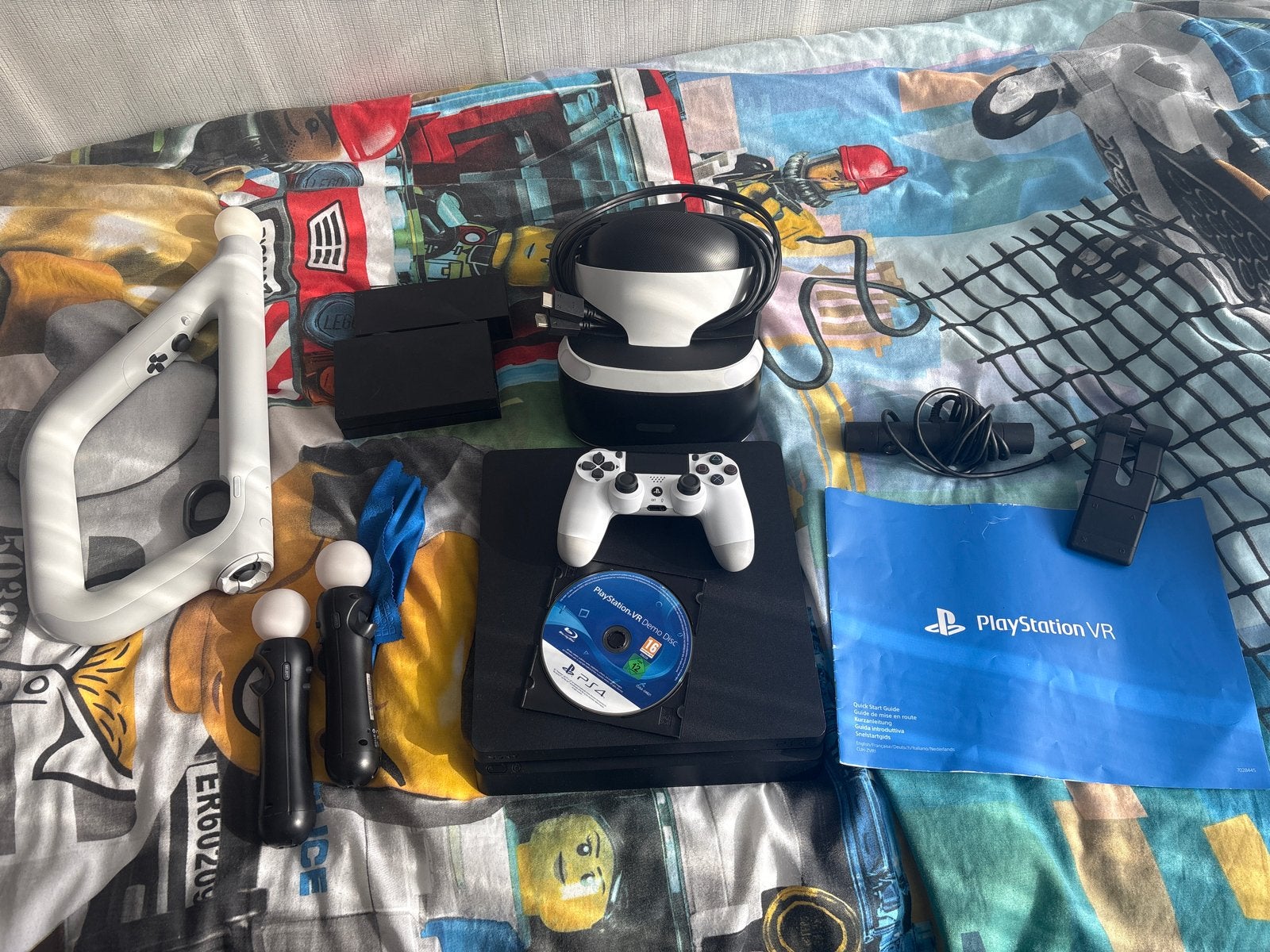 PlayStation 4 Slim met VR-set, controllers en accessoires, Spelcomputers en Games, Ophalen of Verzenden, Met 3 controllers of meer