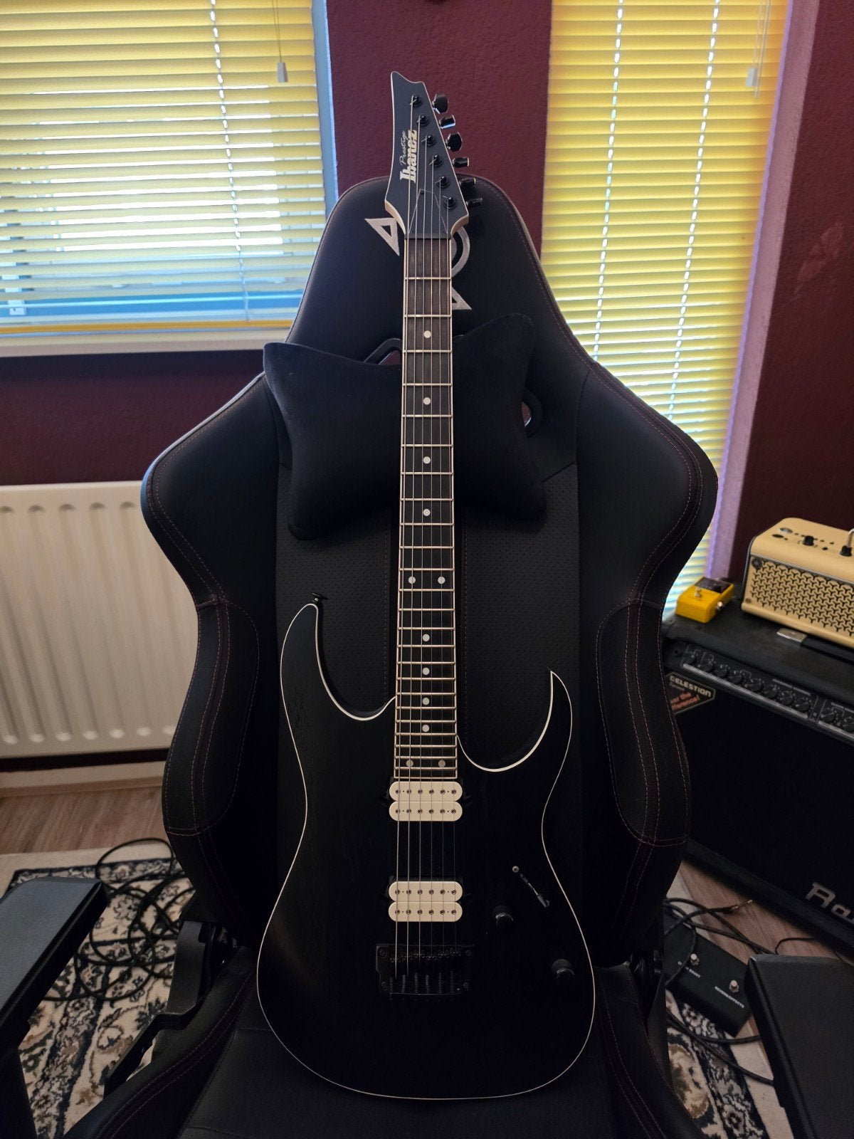 Ibanez Prestige RGR652AHBF-WK wheathered black incl koffer., Ophalen, Zo goed als nieuw, Solid body, Ibanez