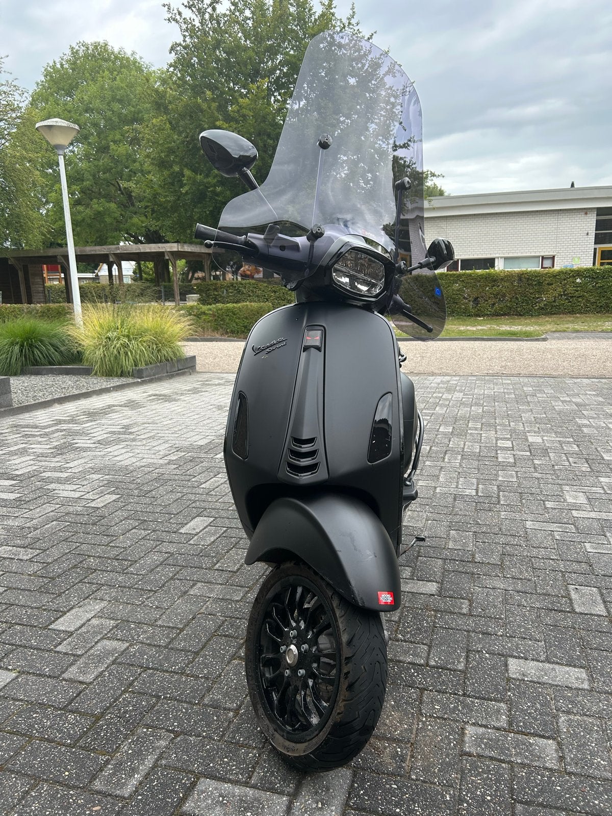 Vespa Sprint Notte Mat Zwart - Zo goed als nieuw, Fietsen en Brommers, Scooters | Vespa, Ophalen, Overige modellen, Maximaal 45 km/u
