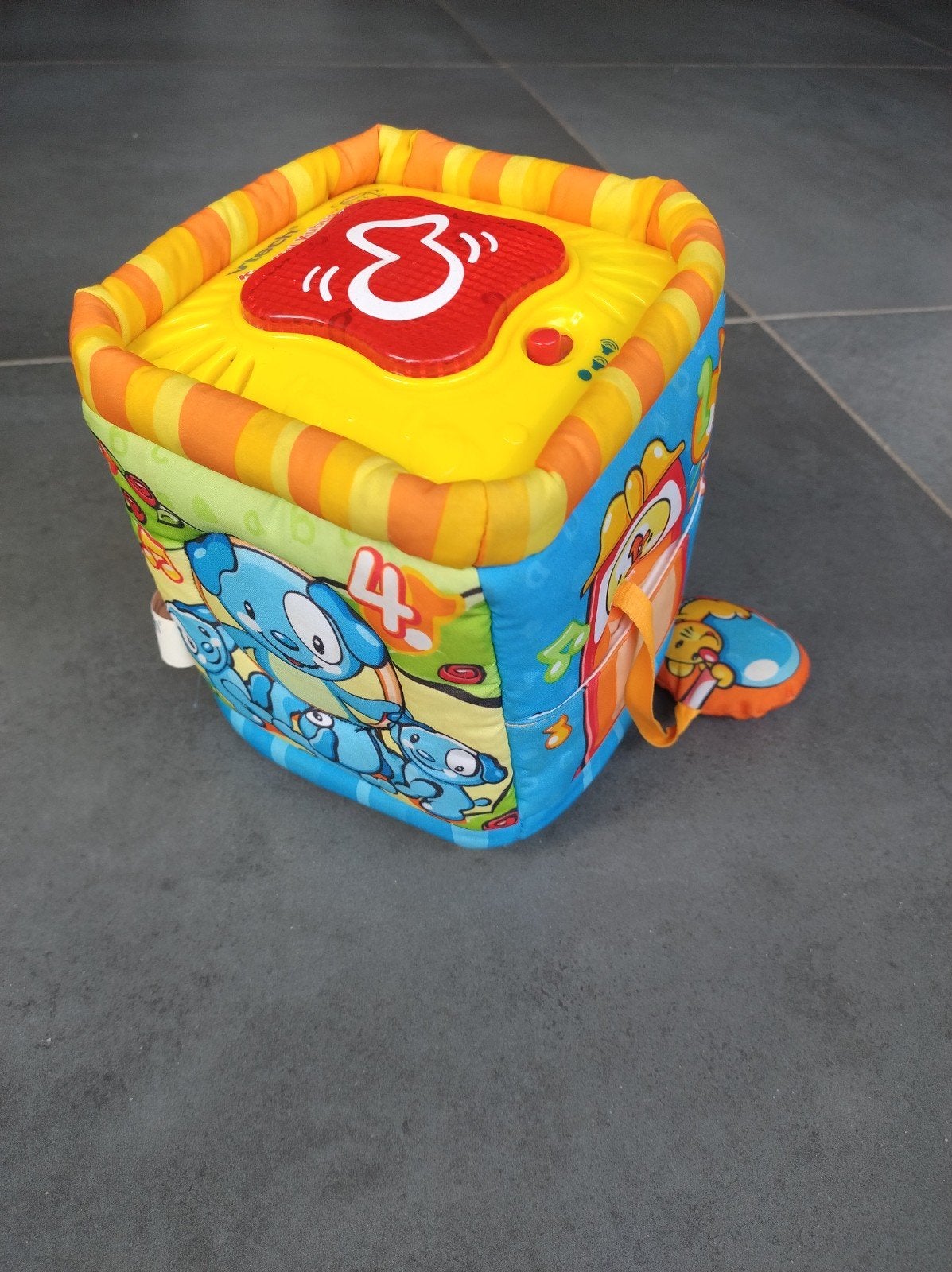VTech Knuffel Kubus - Wiebelt op de muziek, Kinderen en Baby's, Speelgoed | Vtech, Ophalen of Verzenden, Gebruikt