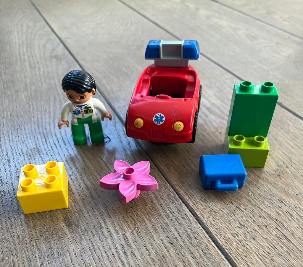 LEGO DUPLO Verpleegstersauto 5793, Ophalen of Verzenden, Zo goed als nieuw, Compleet, Duplo