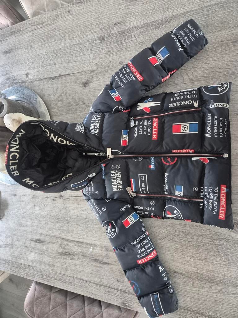 Mooie Moncler kinderjas, Ophalen, Zo goed als nieuw, Meisje, Jas