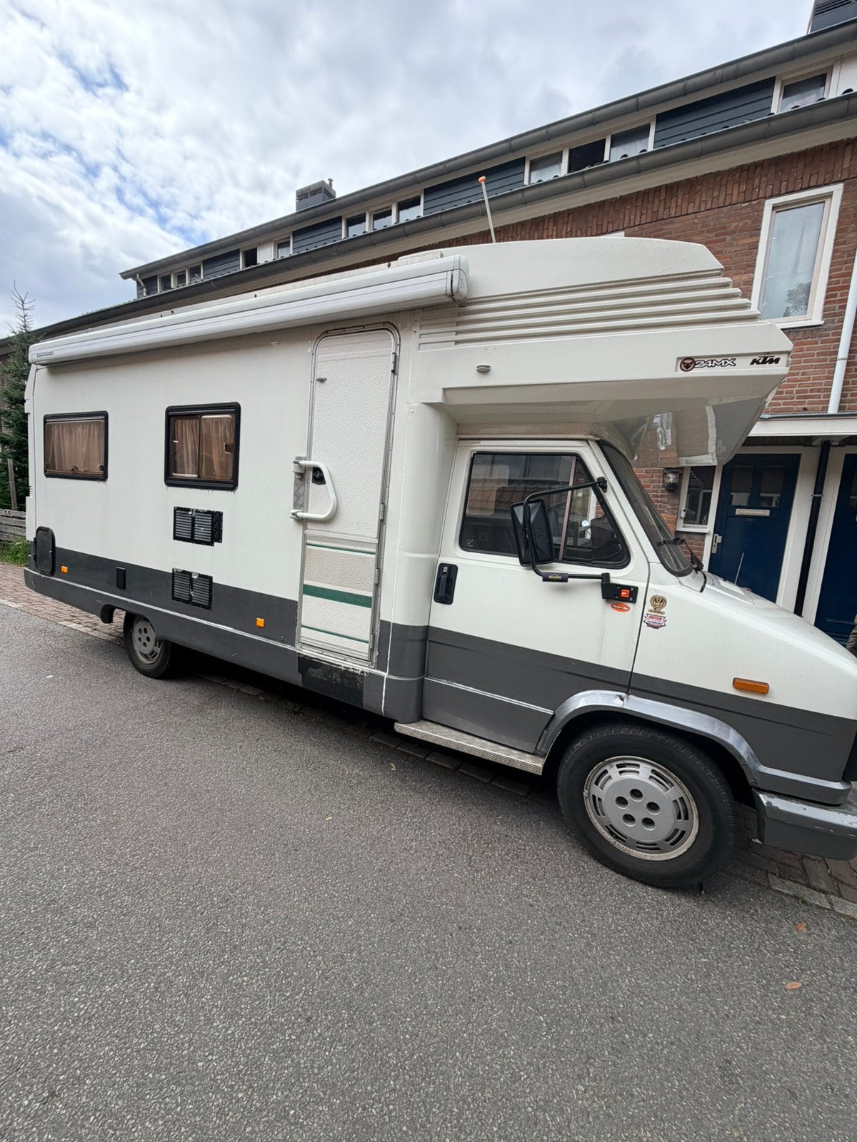 Caravans And Camping TE