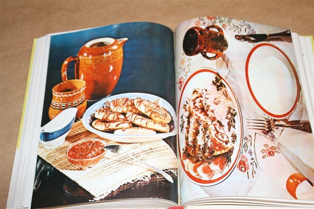 Oekraïense keuken. Traditionele smaken en recepten. 1975., Ophalen of Verzenden, Gelezen, Azië en Oosters