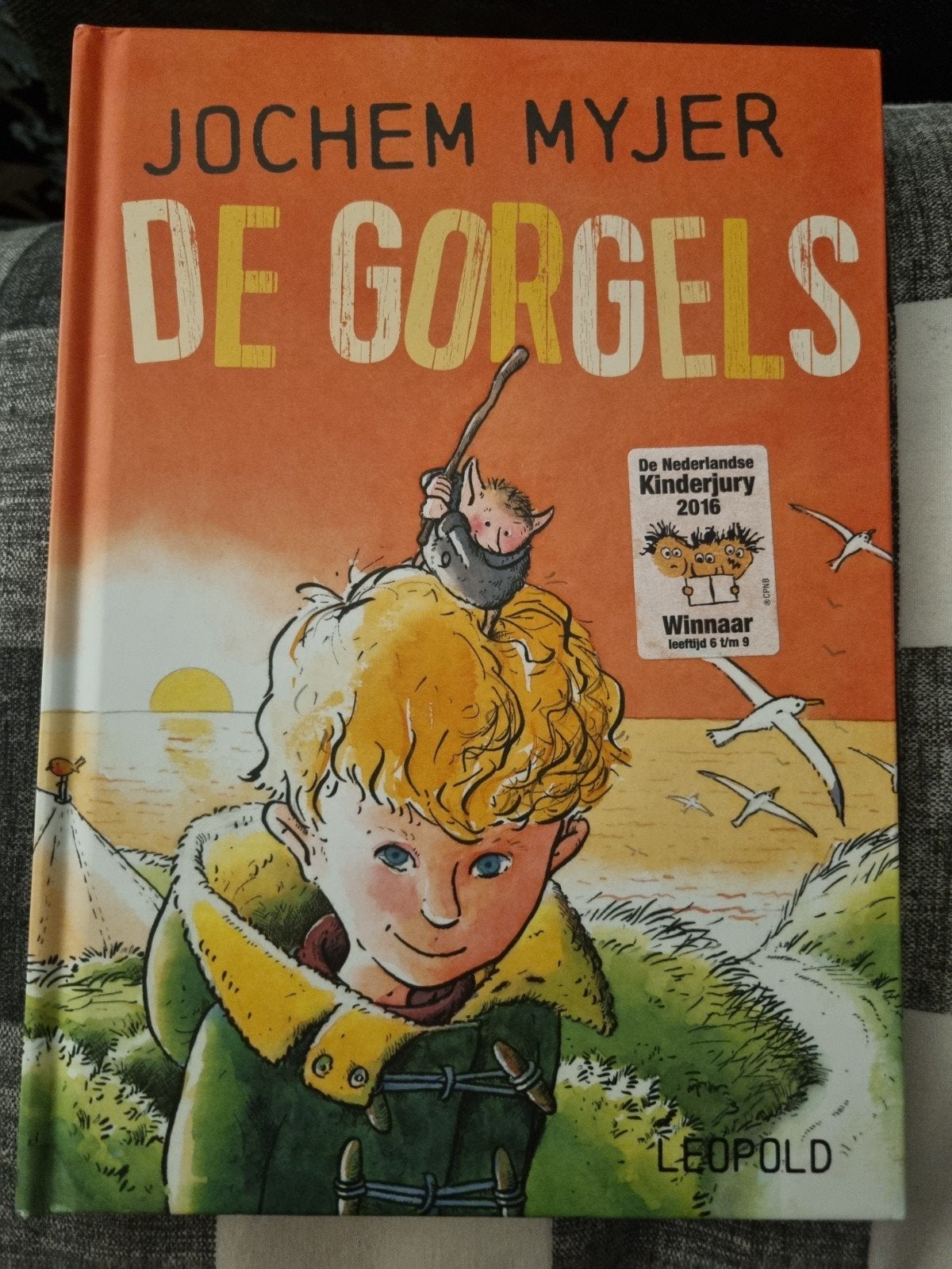 Jochem Myjer - De Gorgels (Kinderjury Winnaar 2016), Ophalen of Verzenden, Zo goed als nieuw, Jochem Myjer, Fictie algemeen
