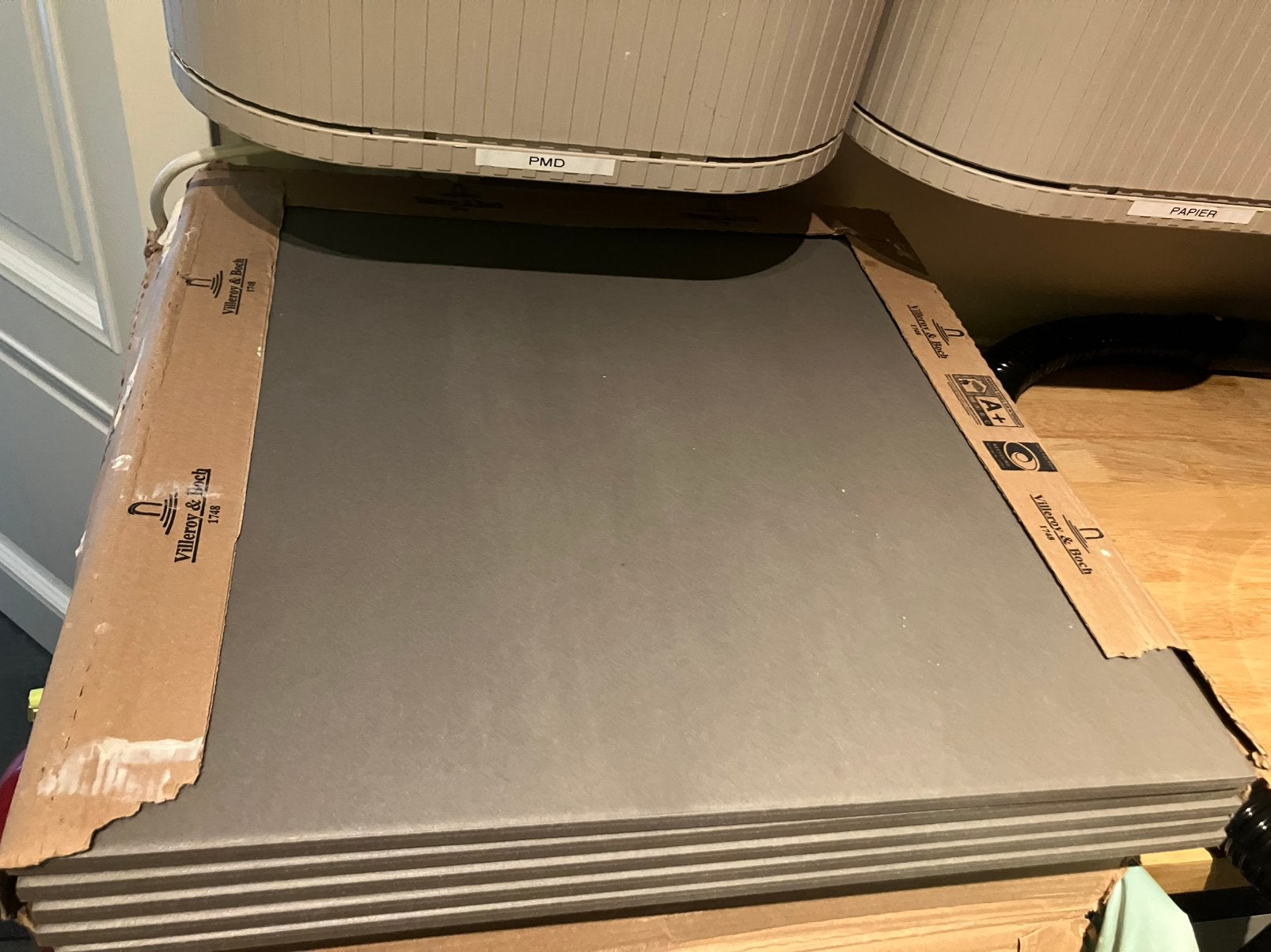 13 middengrijze vloertegels Villeroy & Boch 45*45cm, Doe-het-zelf en Verbouw, Ophalen, 40 tot 60 cm, 40 tot 60 cm, Keramiek
