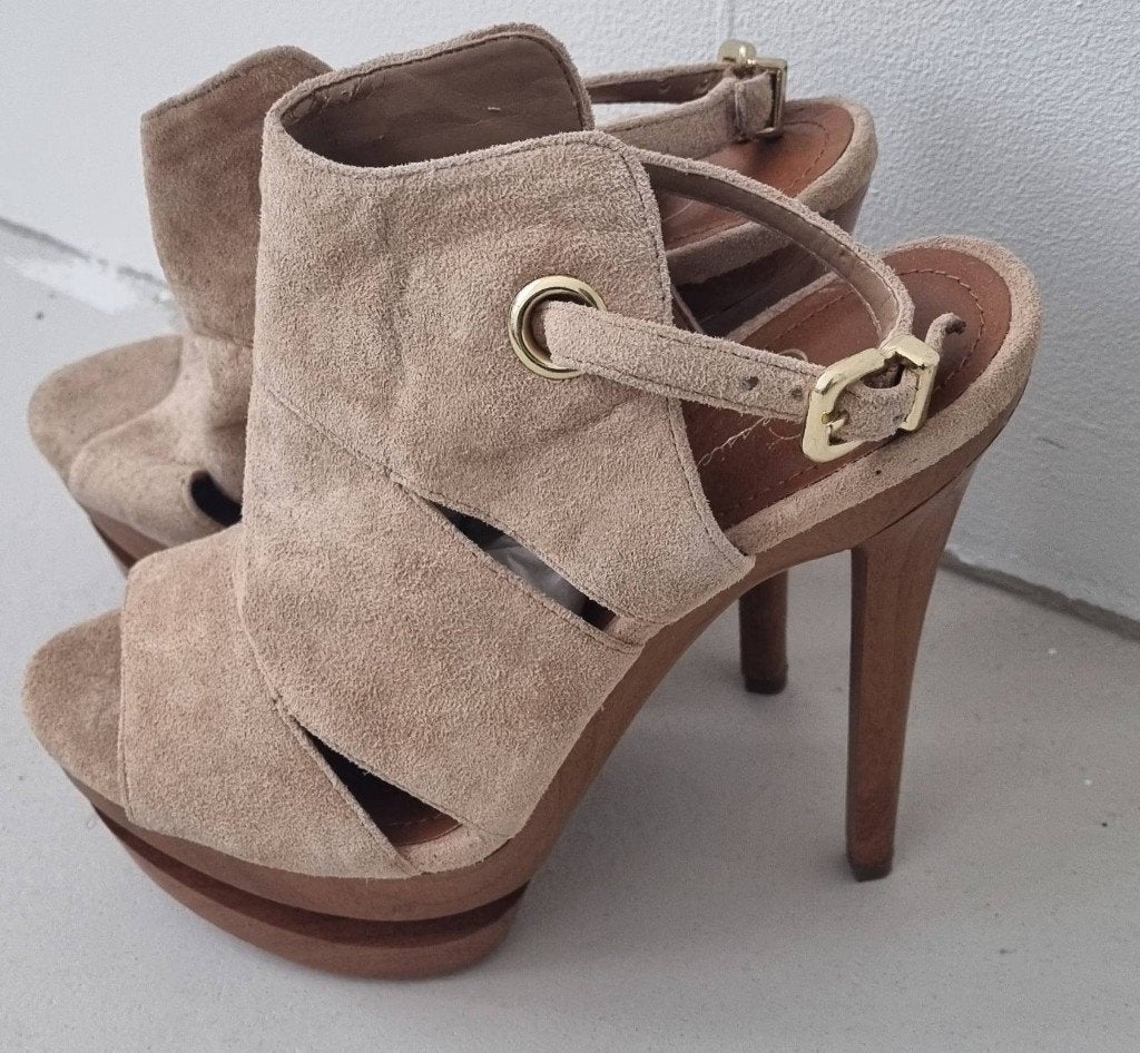 Pumps, Ophalen of Verzenden, Zo goed als nieuw