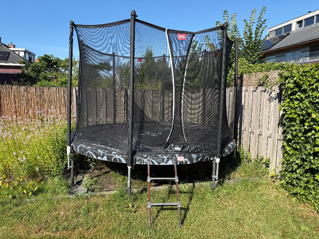 BERG trampoline 330 + afdekzeil, Ophalen, Gebruikt