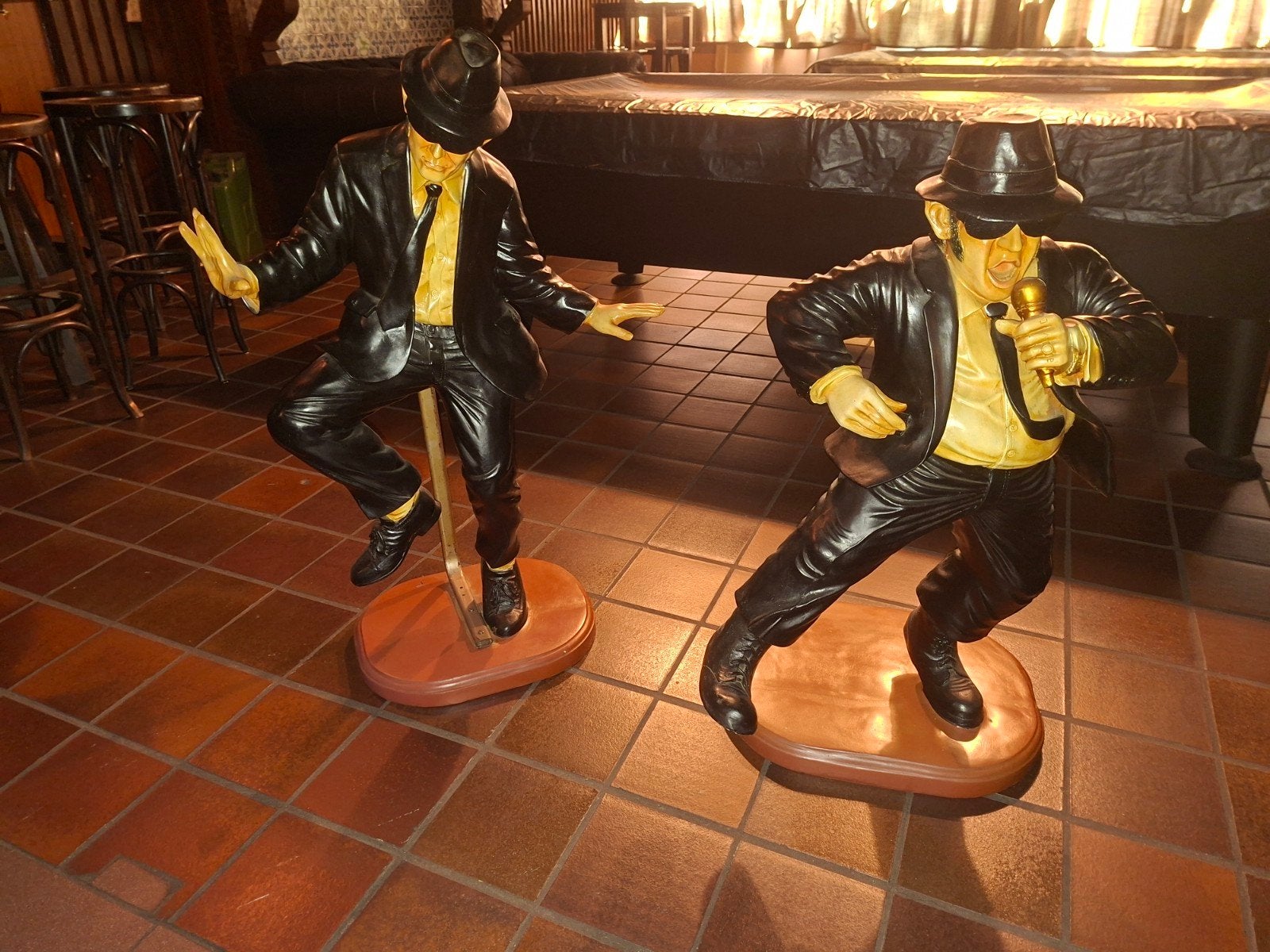 Blues Brothers set ( 100 cm), Verzamelen, Beelden en Beeldjes, Ophalen of Verzenden, Zo goed als nieuw, Mens