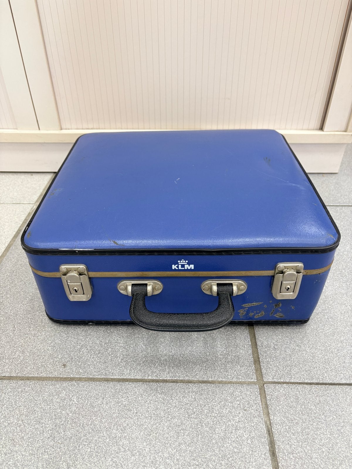 Vintage blauwe KLM koffer - 39x36x12 cm, Overige materialen, Gebruikt, Slot, Minder dan 50 cm