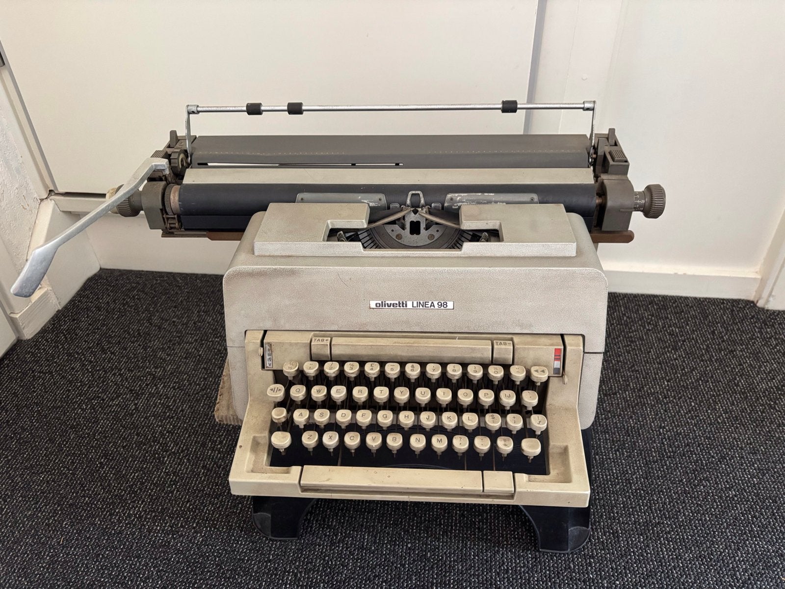 Vintage typemachine Olivetti, Diversen, Ophalen of Verzenden, Gebruikt