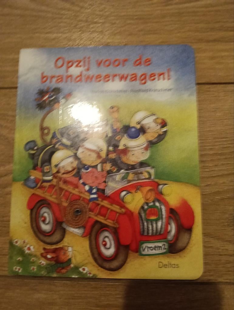 M. Kratschmer - Opzij voor de brandweerwagen!, Boeken, Kinderboeken | Baby's en Peuters, 3 tot 4 jaar, M. Kratschmer; R. Kratschmer