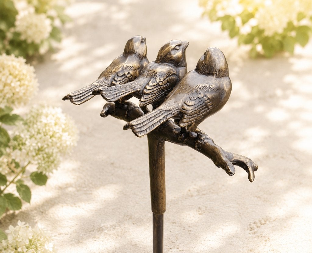 3 VOGELS OP TAK / mussen/ TUINSTEKER / BRONS, Nieuw, Info@huisentuindecoratiemarie.nl, Huis en tuin decoratie marie, Peize