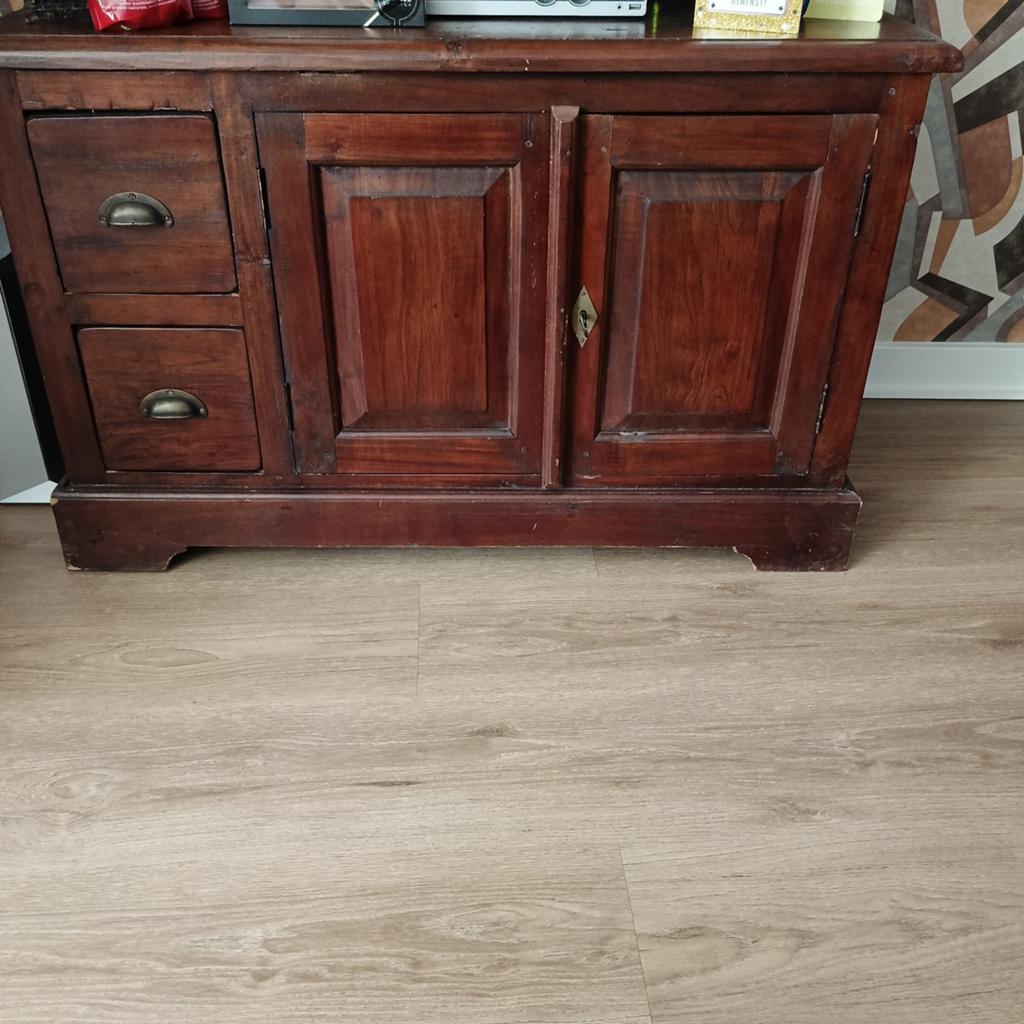 Te koop koloniale teak houten tv kast, Huis en Inrichting, Kasten | Dressoirs, Ophalen, Gebruikt, Teakhout, 25 tot 50 cm