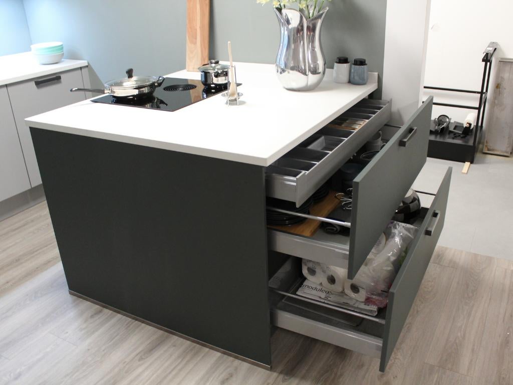 EC6  Complete keuken met ATAG apparatuur en Bora kookplaat, Huis en Inrichting, Ophalen, Overige kleuren, Waldstraße 53-57, 33415 Verl  Duitsland