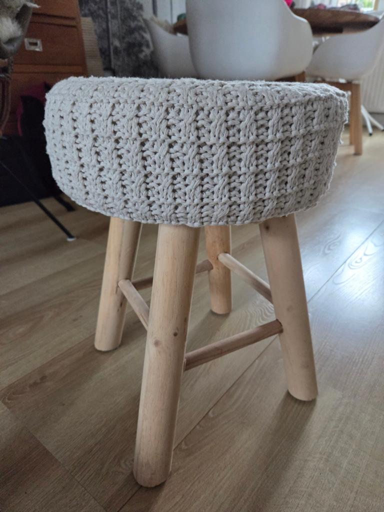 Blank houten krukje, Ophalen of Verzenden, Zo goed als nieuw, Hout