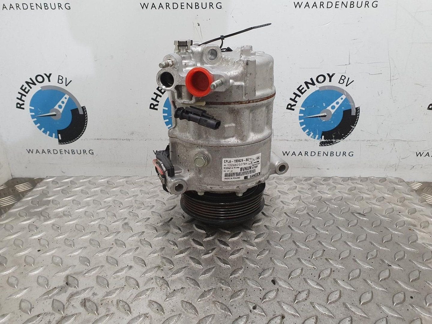 LANDROVER RANGE ROVER VELAR AIRCO COMPRESSOR / AIRCOPOMP 201, Ophalen of Verzenden, Gebruikt, Stiba lid