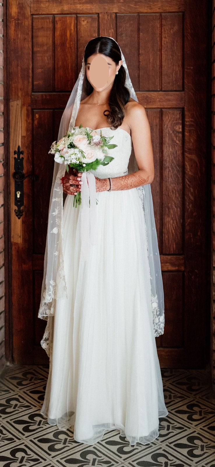 2 in 1: Indian wedding lengha AND white wedding dress option, Ophalen, Zo goed als nieuw, Wit, Trouwjurk