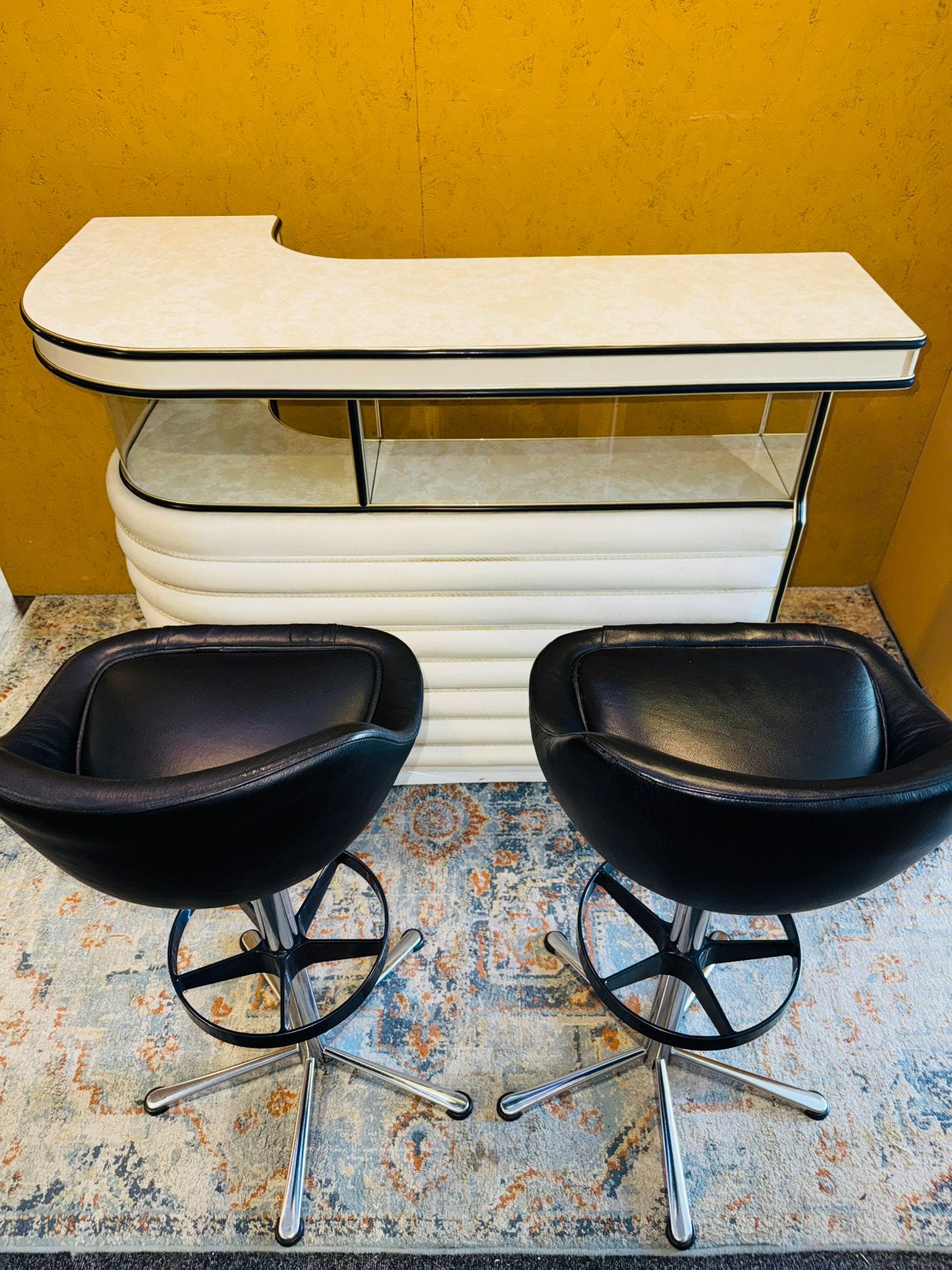 Vintage bar cocktailbar met twee barkrukken, 1960s, Ophalen, A, A, A