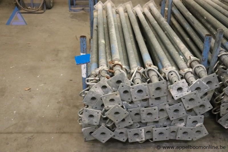 Schroefstempels gegalvaniseerd 1,95-3,50m, Ophalen, Gebruikt