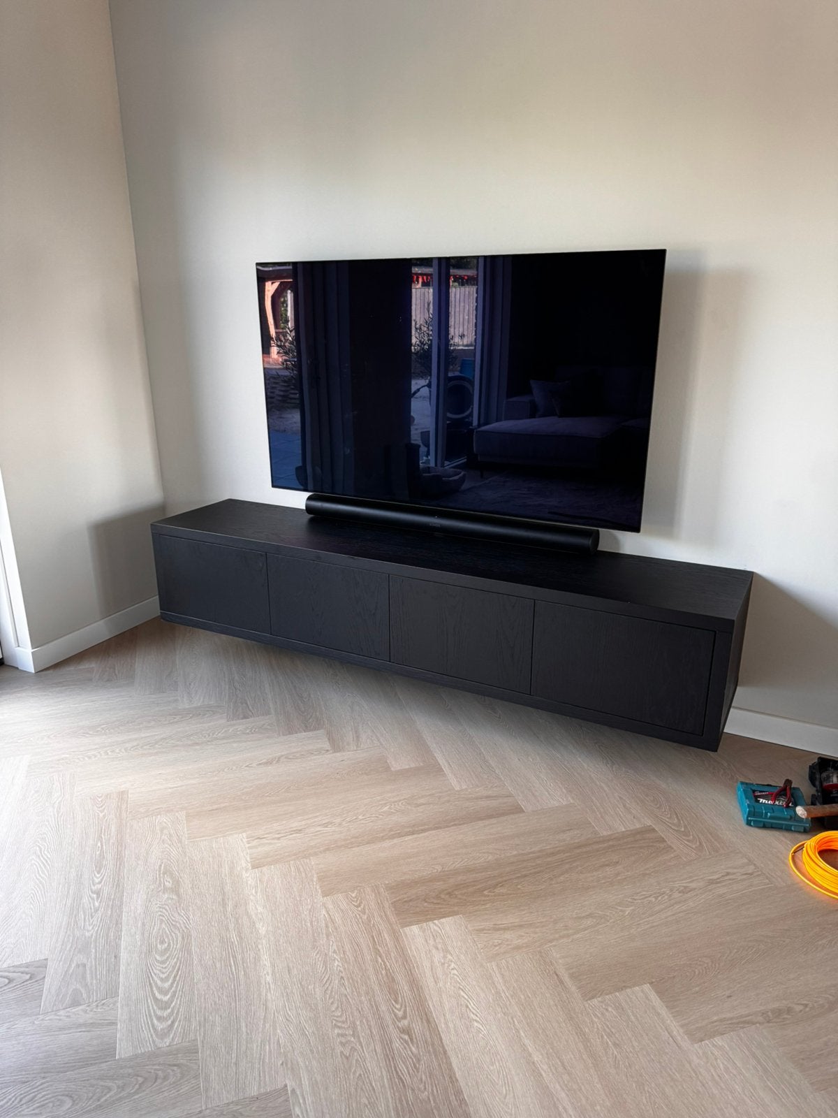 Goossens Barcelona tv-meubel zwart eiken – 208 cm, Ophalen, Zo goed als nieuw, 200 cm of meer, Minder dan 100 cm