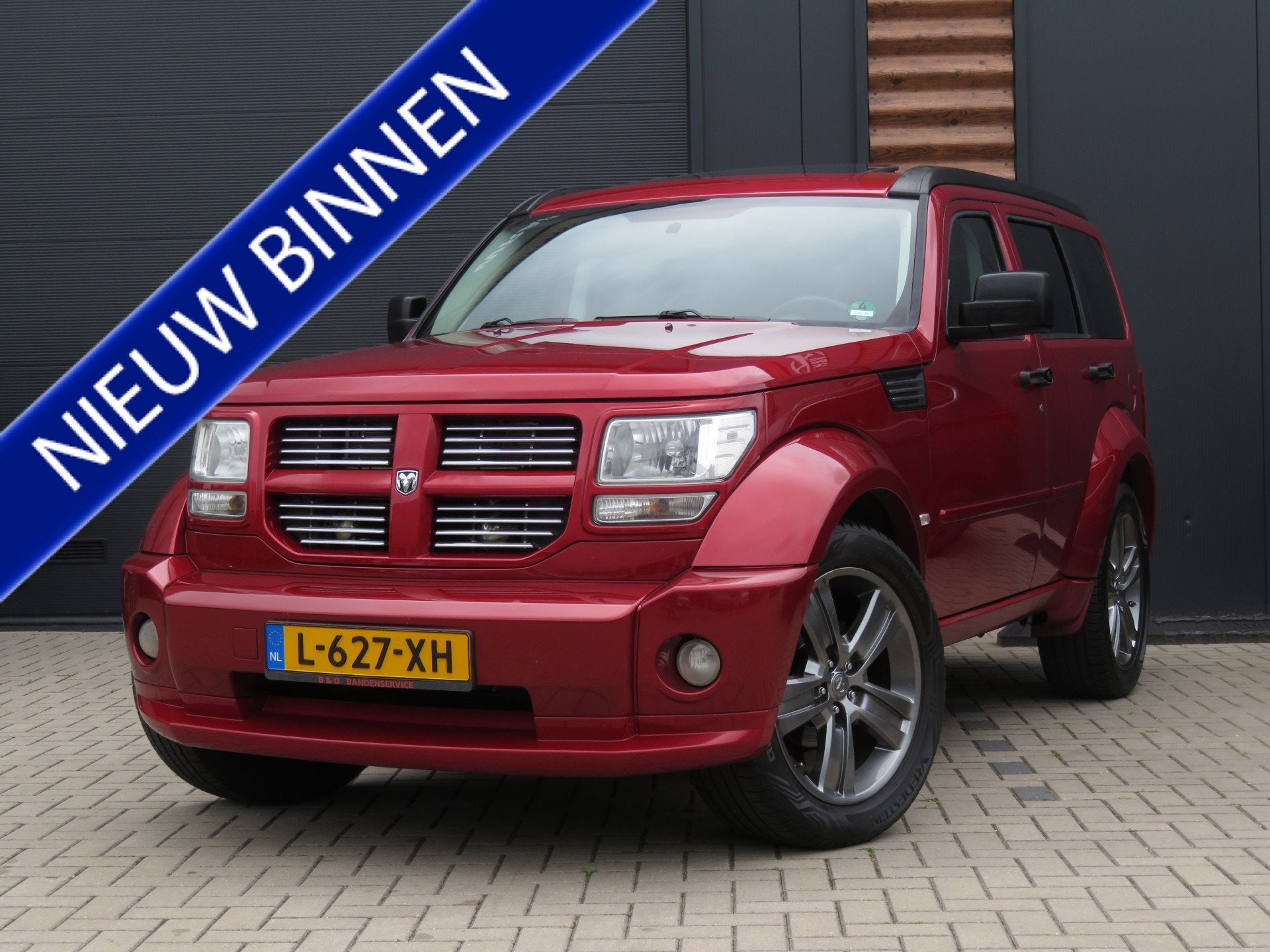 Dodge Nitro 4.0 V6 R/T Automaat Airco Cr-Control Schuifdak Y, Auto's, Automaat, Gebruikt, Zwart, 3325 kg