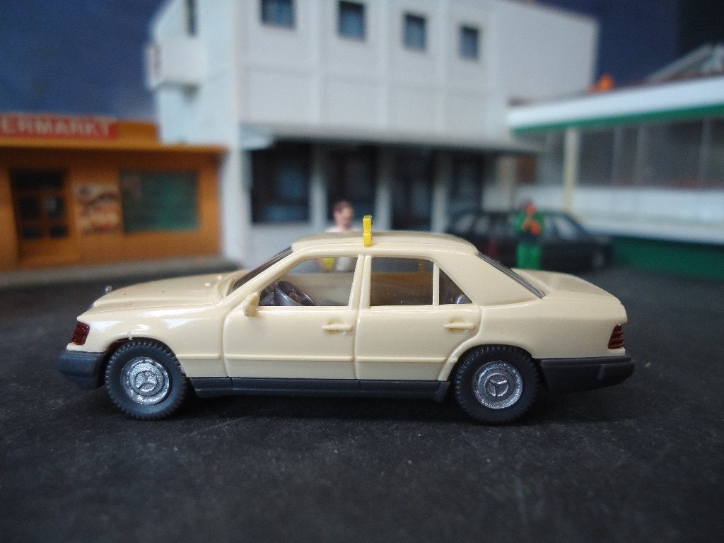 Mercedes Benz W124 260E - Wiking TAXI, Ophalen of Verzenden, Nieuw, Auto, Wiking