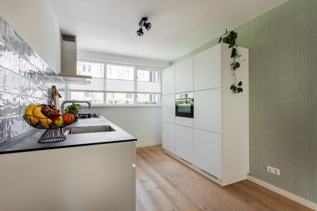 LUXE MAT WITTE KEUKEN | BOSCH | KERAMIEK GEDEMONTEERD, Wit, Dubbelwandige keuken, Ophalen of Verzenden, Zo goed als nieuw