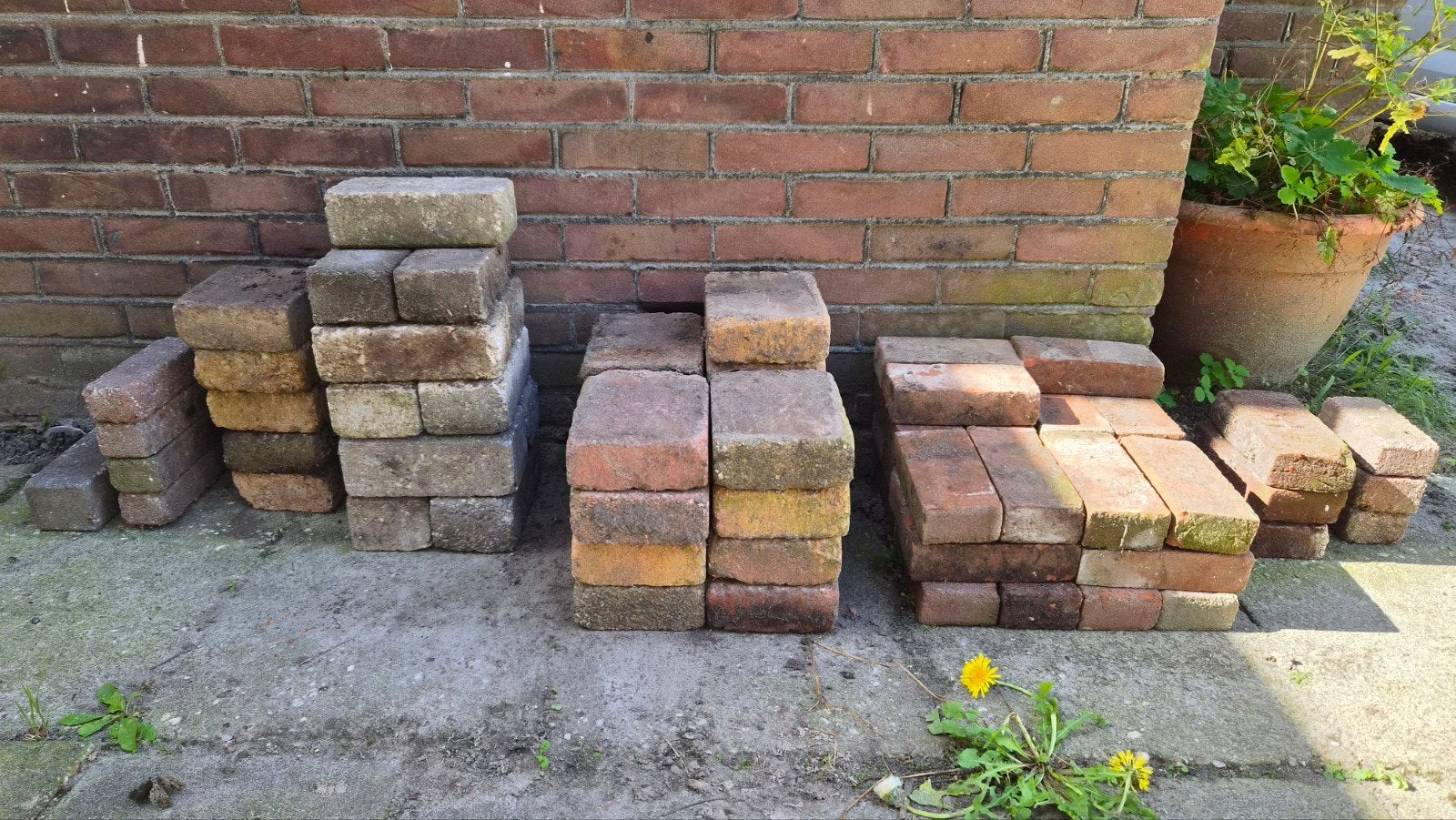 Gratis - Verschillende stenen, Ophalen, Gebruikt, Beton, Overige typen