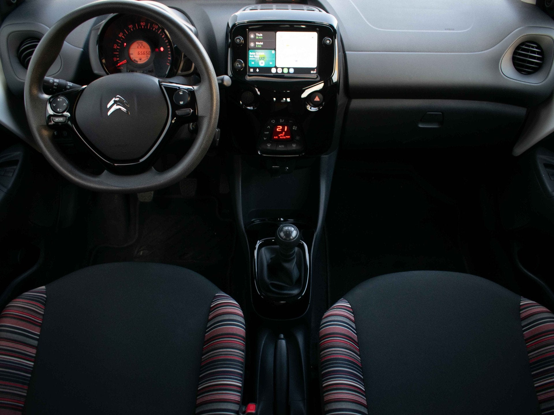 Citroën C1 1.0 VTi | Carplay | Stoelverwarming | Climate co, Auto's, Voorwielaandrijving, Stof, Gebruikt, 4 stoelen