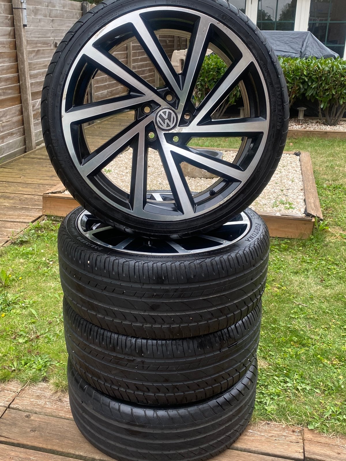 (VERKOCHT)Mooie 19”VW met nieuwe Z.B.5X112 235/35 R19, Gebruikt, Banden en Velgen, 235 mm, Personenwagen