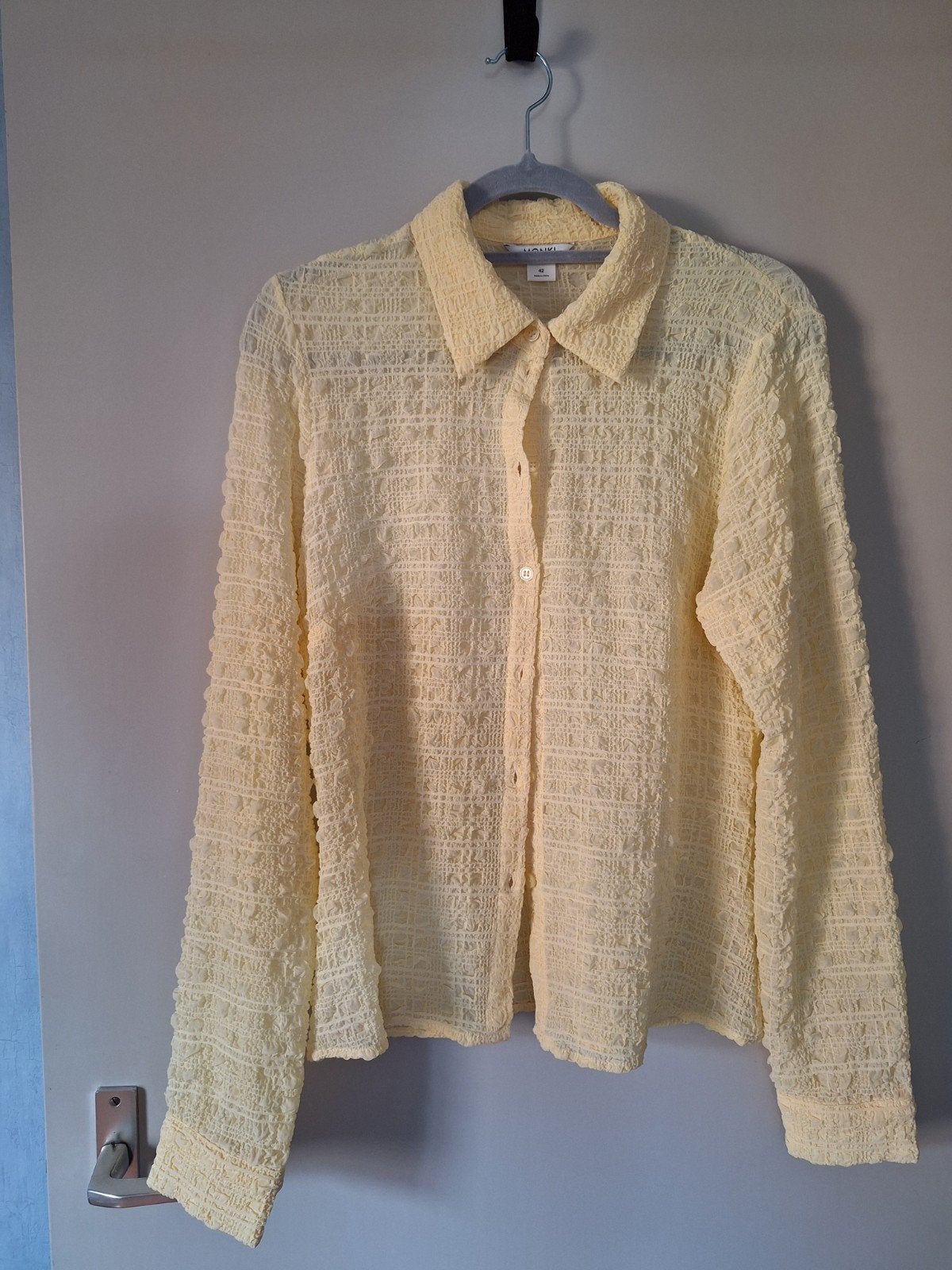 Monki blouse, Geel, Maat 42/44 (L), Ophalen of Verzenden, Zo goed als nieuw