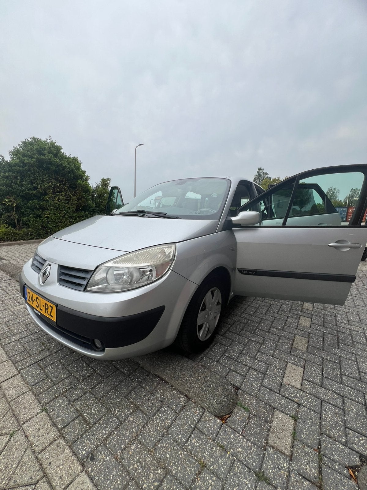 Renault Scénic 1.6 16V 82KW 2006 Grijs, Voorwielaandrijving, 1295 kg, 4 cilinders, Particulier