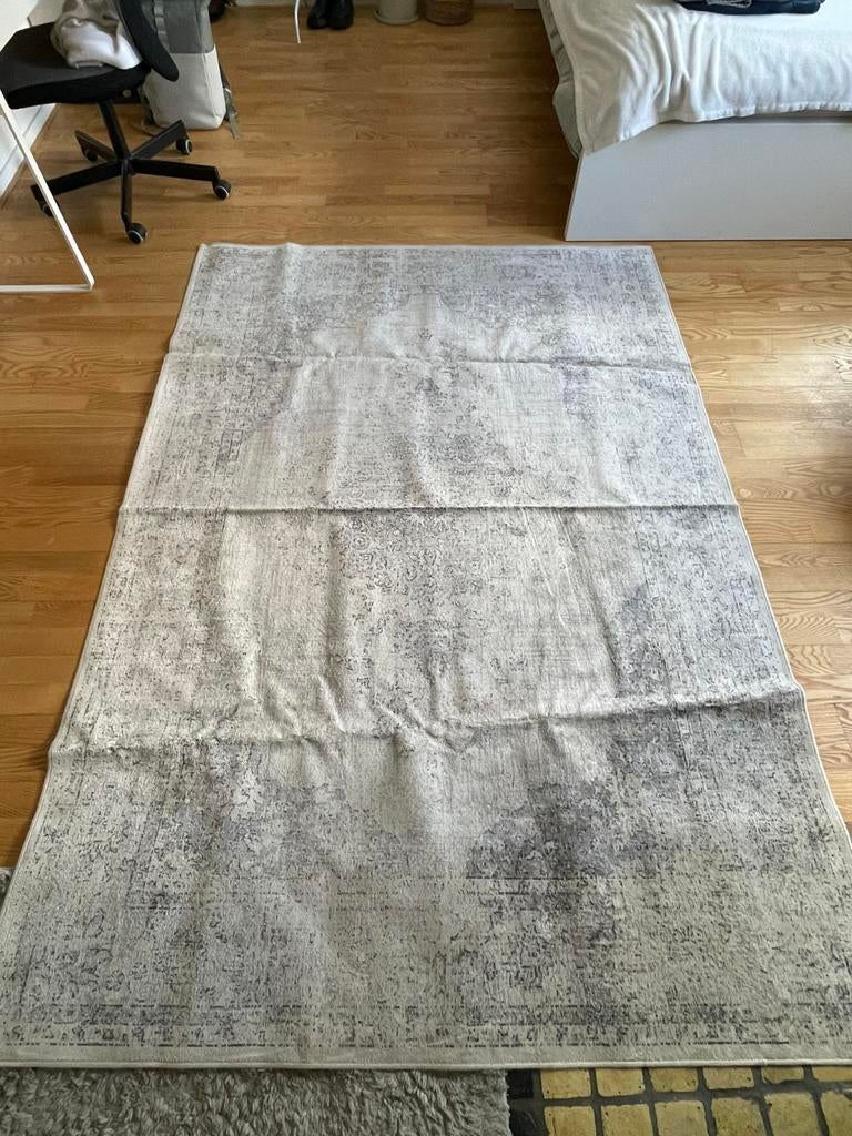 Zara home vloerkleed 230x160 vintage effect, Ophalen, Zo goed als nieuw, Rechthoekig, 200 cm of meer