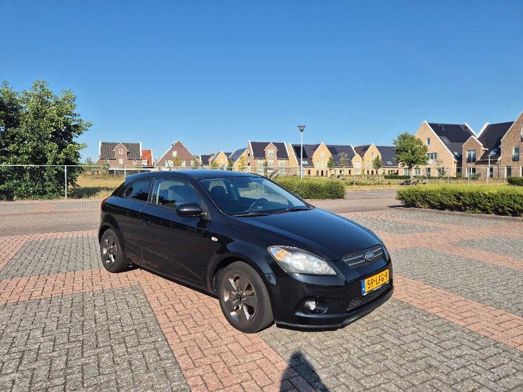 Kia (Pro) Cee d 1.4 Cvvt 2010 Zwart Metallic, Auto's, Kia, Particulier, (Pro) Cee d, ABS, Airbags, Airconditioning, Alarm, Bluetooth