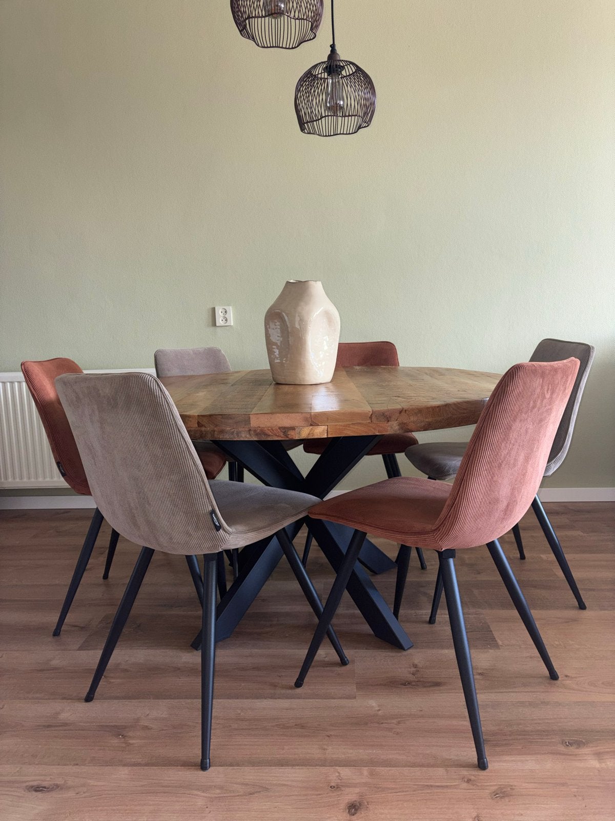 Ronde mangohouten eettafel (140cm) met 6 ribstoelen, Ophalen, 100 tot 150 cm, Rond, Zo goed als nieuw