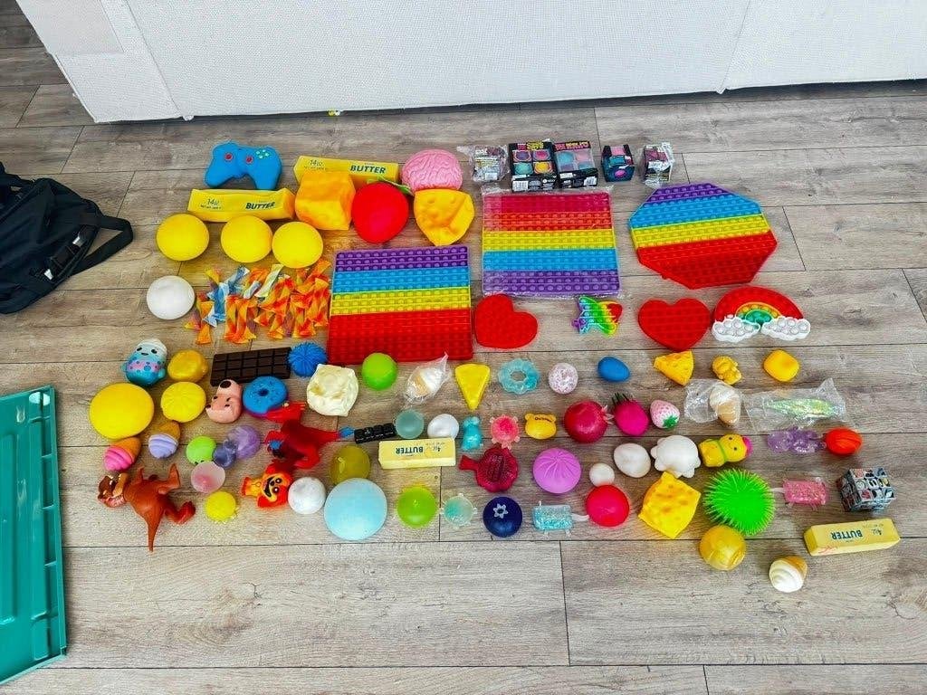 85+ Squishies & Pop Its – boter, food, fidgets, Ophalen, Gebruikt