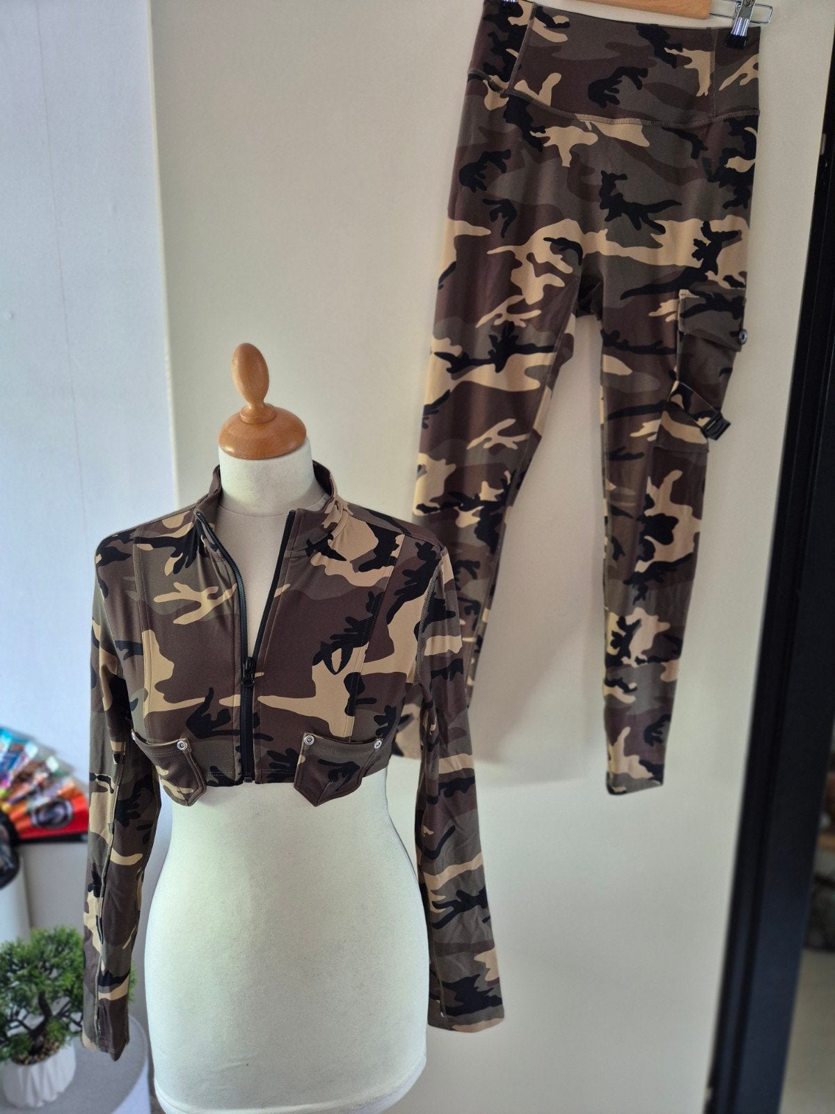 Firmabs Camouflage Fitness Set (Crop Top + Legging) – Maat M, Maat 38/40 (M), Overige kleuren, Ophalen of Verzenden, Fitness of Aerobics