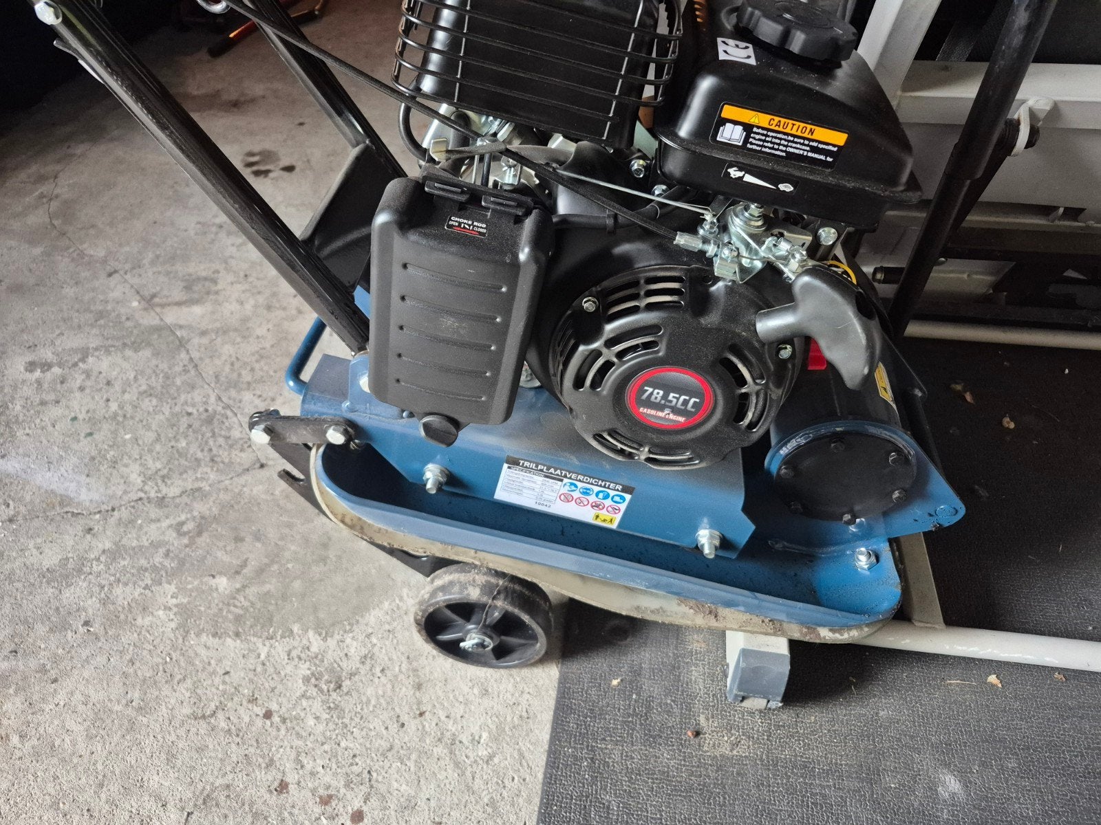 HBM Machines Trilplaatverdichter 78.5cc Benzine, Ophalen of Verzenden, Zo goed als nieuw