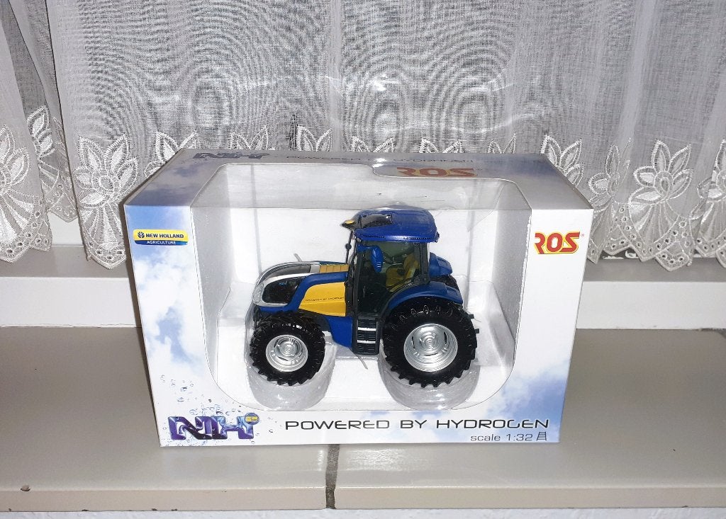 New Holland hydrogen trekker - ROS   (britains - siku), Ophalen of Verzenden, Nieuw, Tractor of Landbouw, Britains