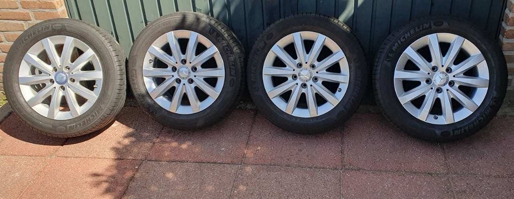 Zeer Mooie Zomerset Mercedes 16" velgen en banden 205 55 16, Ophalen, Gebruikt