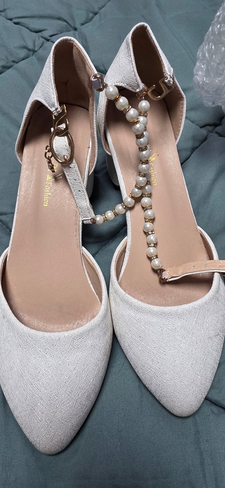 Witte pumps met parels - 1x gedragen, Kleding | Dames, Schoenen, Pumps, Wit, Ophalen of Verzenden, Onbekend