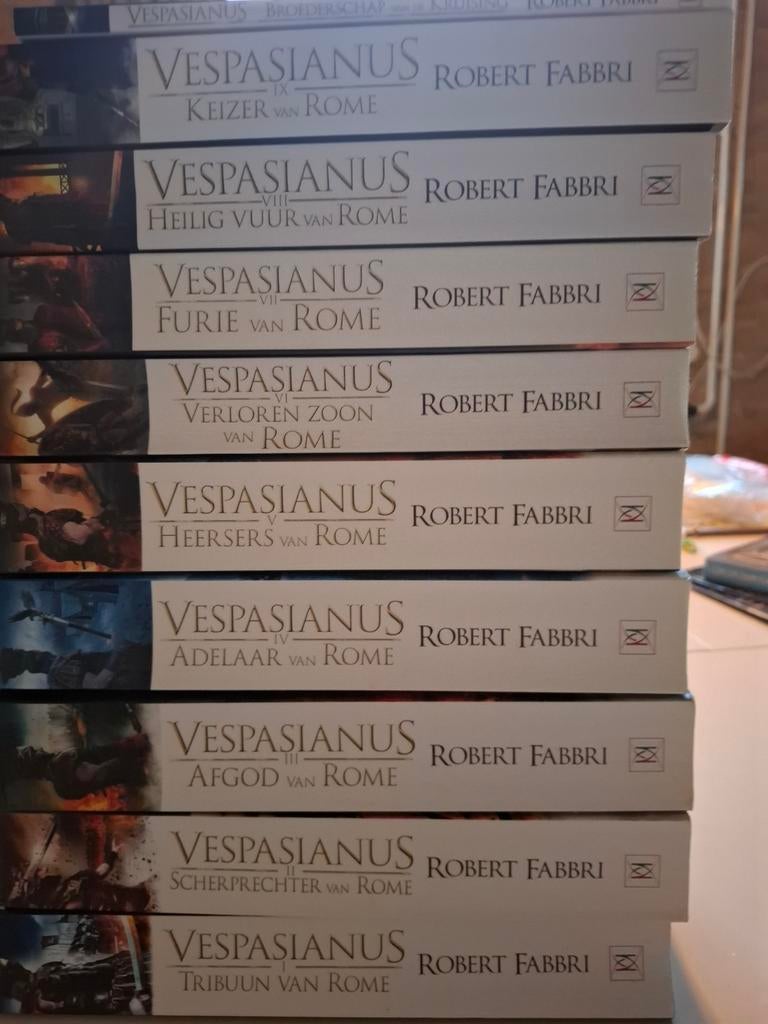 Vespasianus serie 1 t/m 9 + extra boekje, Boeken, Ophalen of Verzenden, Zo goed als nieuw, Robert Fabbri