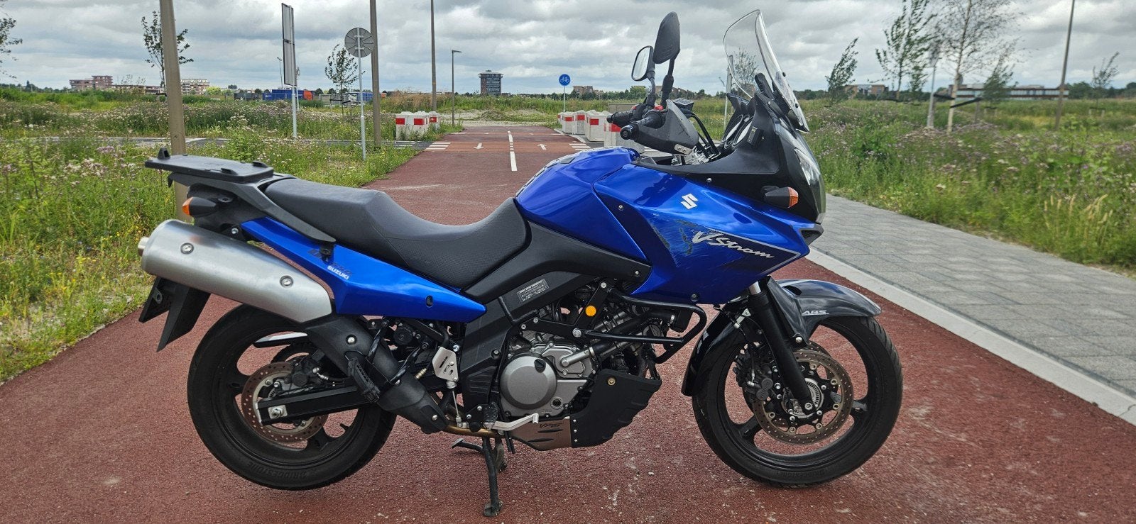 Suzuki V-Strom DL650A ABS 2007 35500km - incl accessoires, 2 cilinders, Motorrijbewijs A, Gebruikt, Particulier