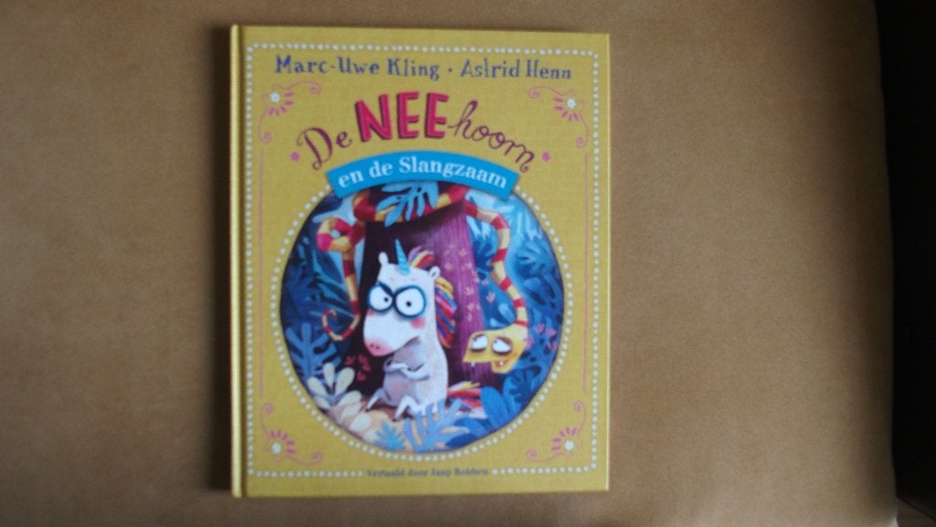 De Neehoorn en de Slangzaam - Prentenboek, Ophalen of Verzenden, Zo goed als nieuw, Fictie algemeen, 4 jaar