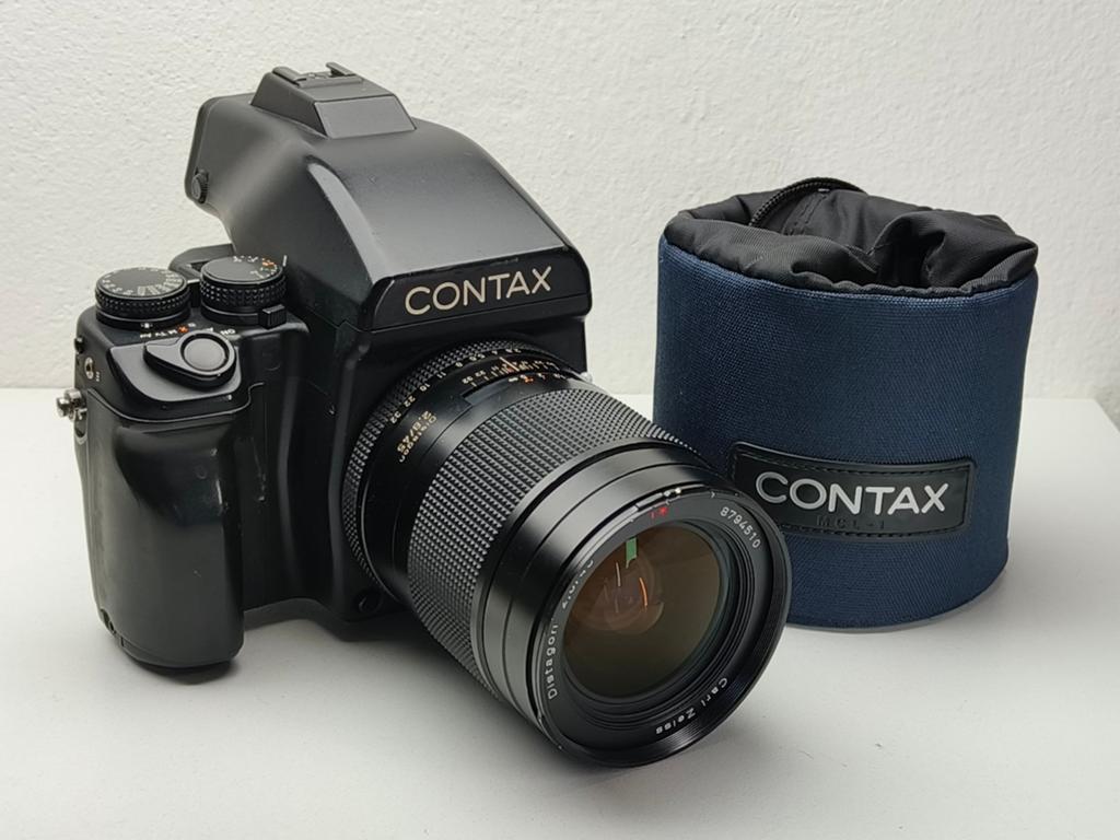 Contax 645 met Carl Zeiss 45mm f2.8 Distagon T*, Audio, Tv en Foto, Fotocamera's Analoog, Ophalen of Verzenden, Zo goed als nieuw
