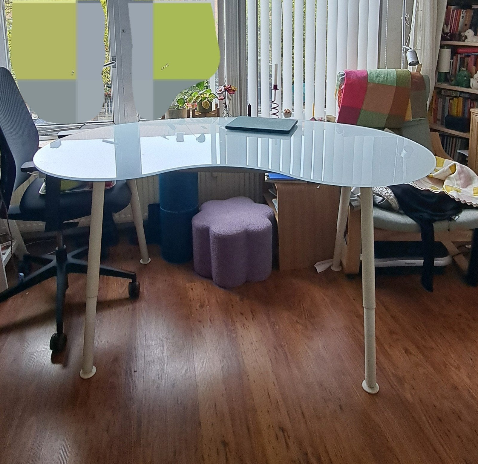 IKEA Gallant glazen bureau - verstelbaar in hoogte, Huis en Inrichting, Ophalen, In hoogte verstelbaar, Zo goed als nieuw, IKEA