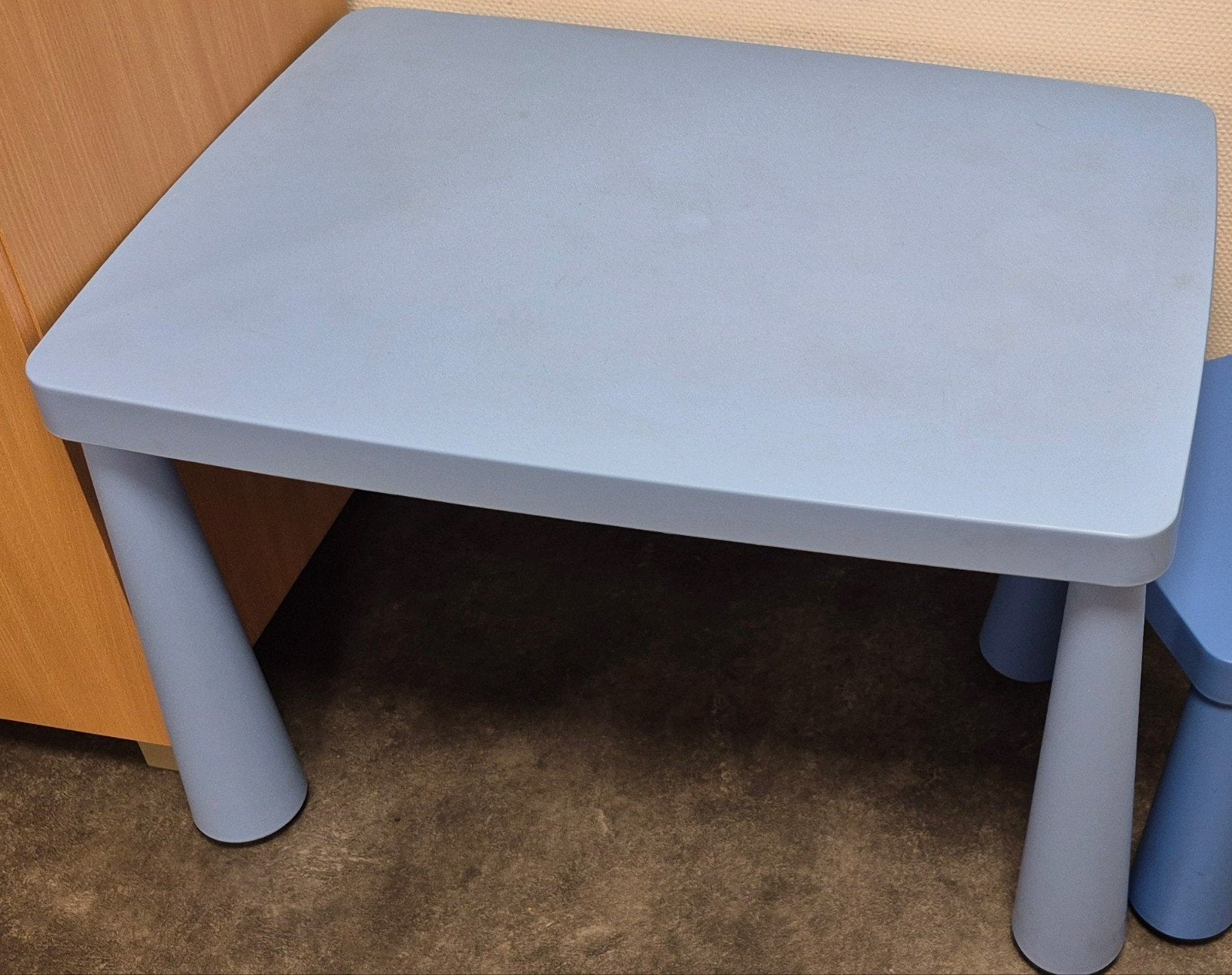 kinder tafel mammut blauw in  goede staat! ikea, Ophalen, Zo goed als nieuw, Tafel(s)